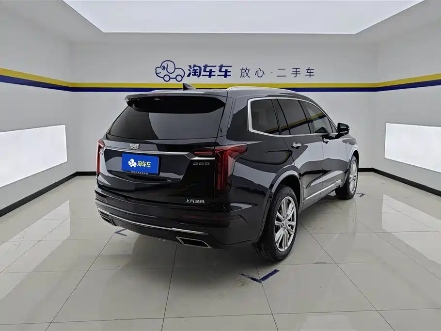 CADILLAC XT6
