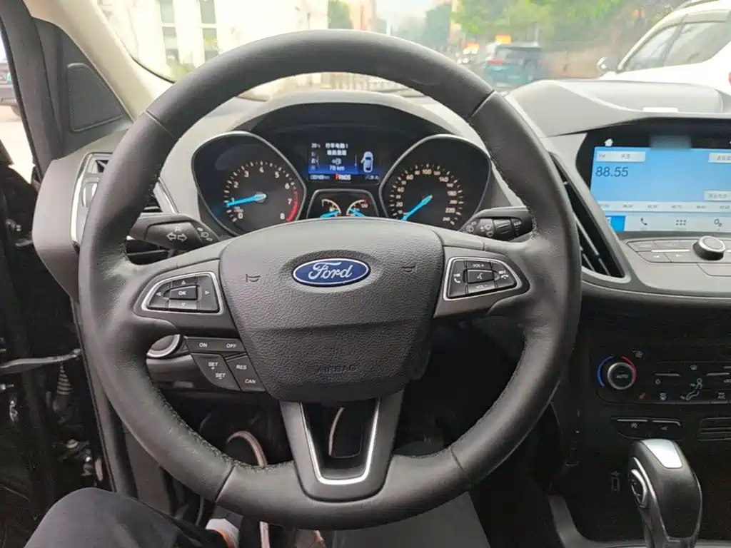 Ford Kuga — миниатюра 11