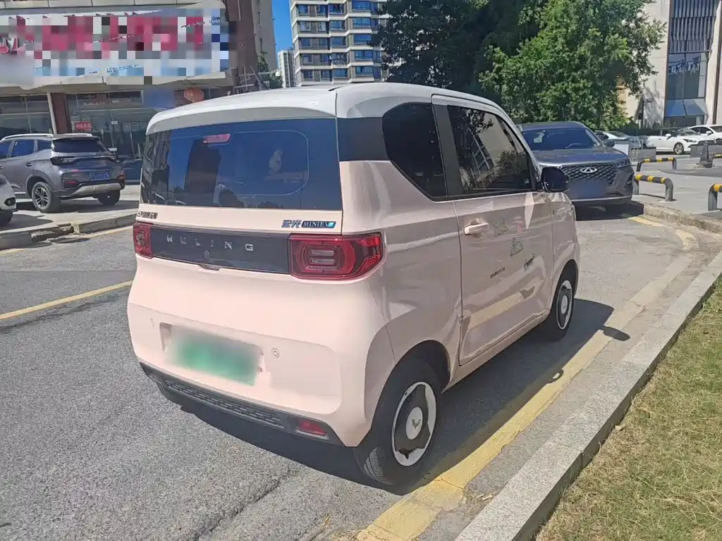 Wuling MINIEV — миниатюра 7
