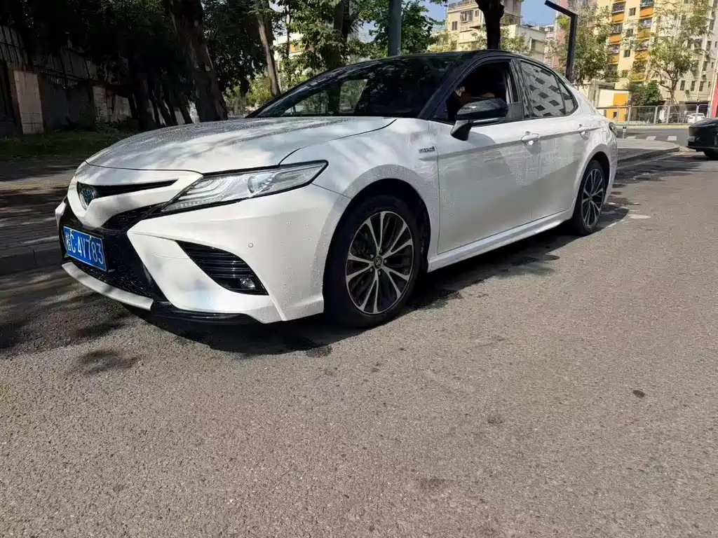 Toyota Camry — миниатюра 2