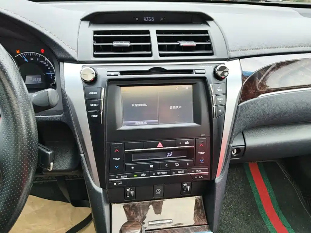 Toyota Camry — миниатюра 13