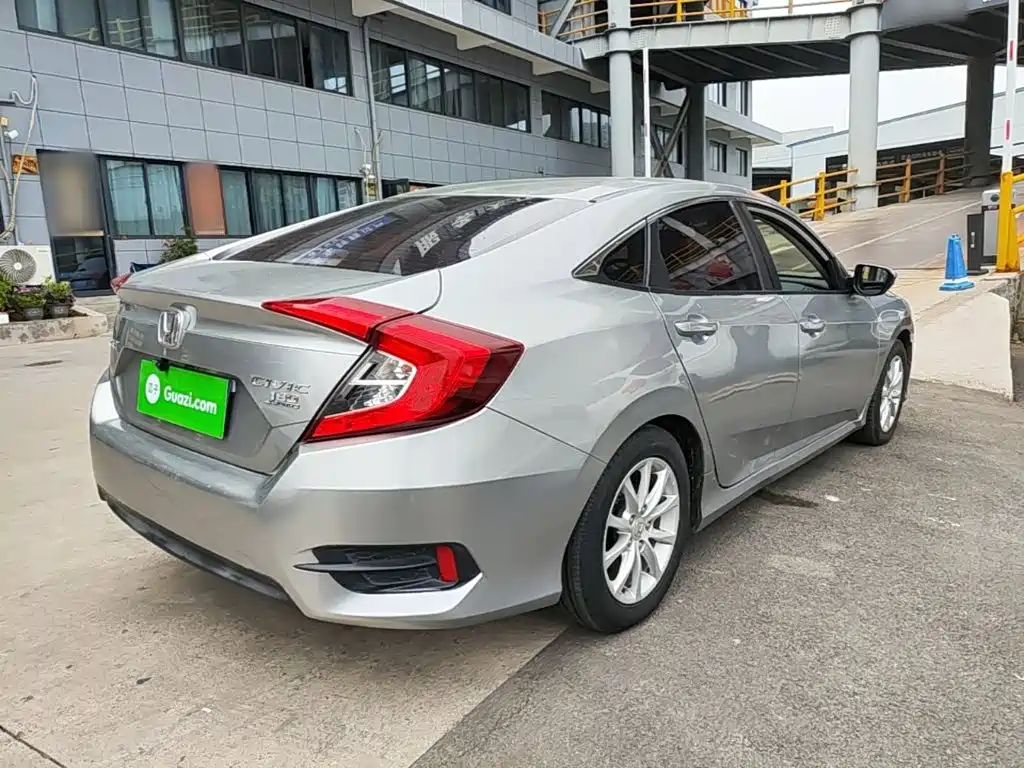 Honda Civic — миниатюра 7