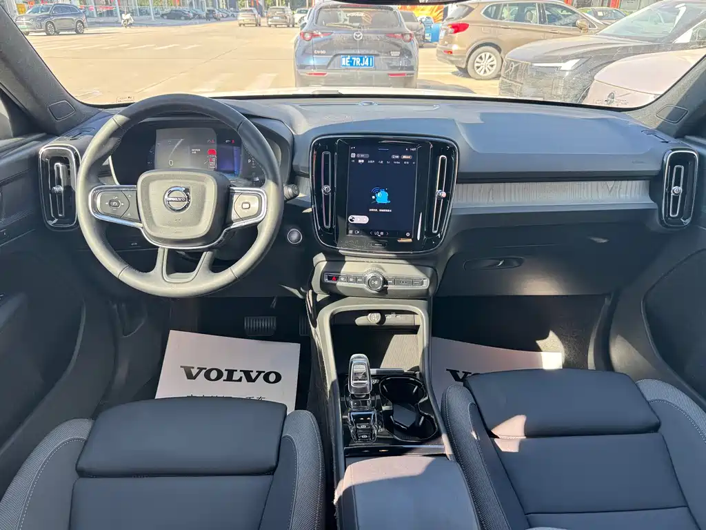 Volvo XC40 — миниатюра 5