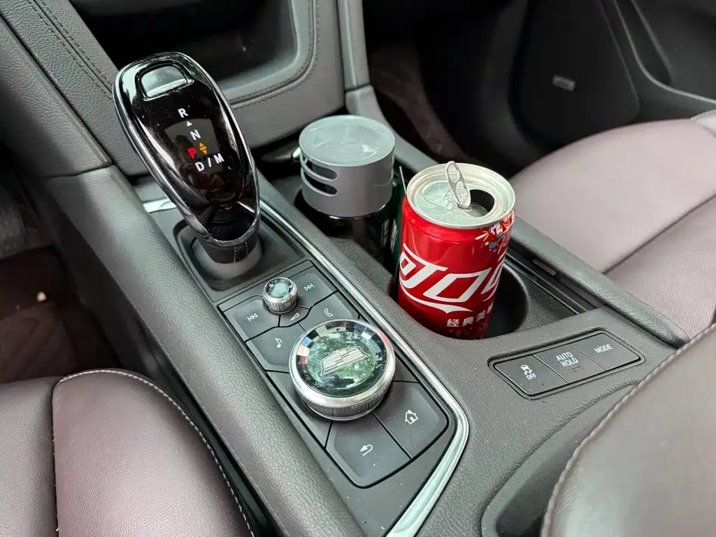 Cadillac XT6 — миниатюра 9