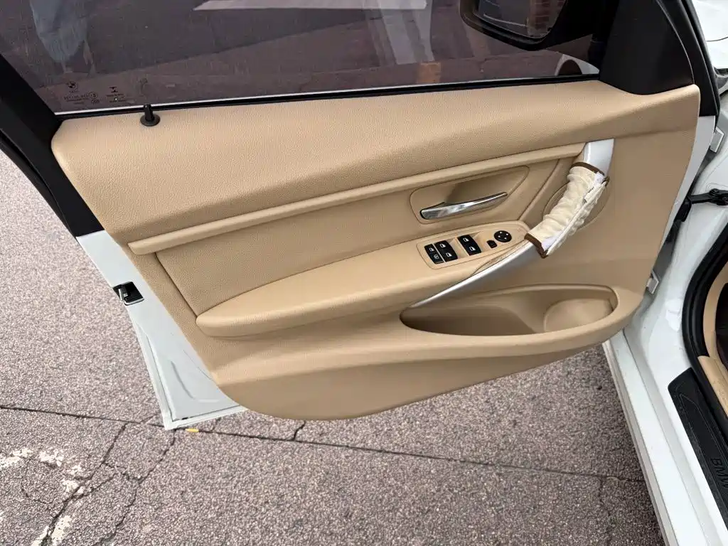 BMW 3 Series — миниатюра 6