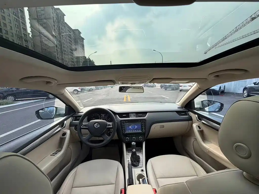 Skoda Octavia — миниатюра 5