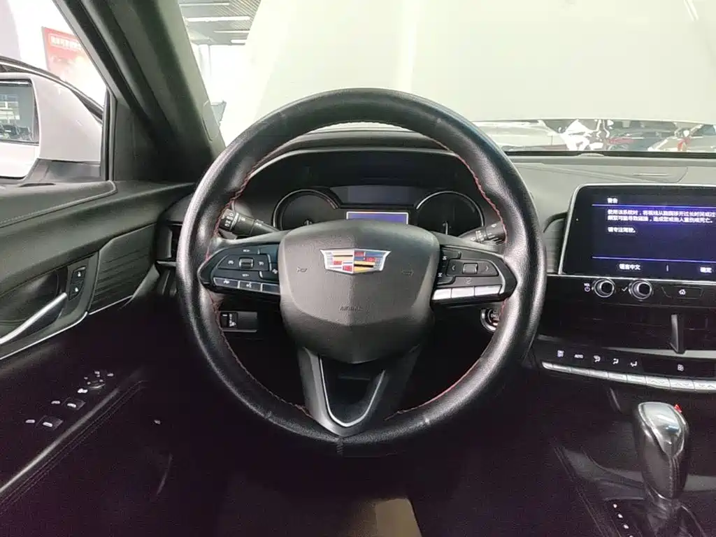 Cadillac CT4 — миниатюра 11