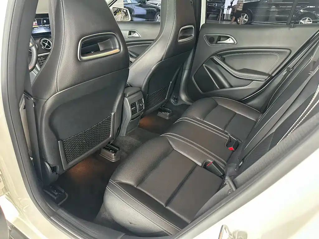 Mercedes-Benz GLA — миниатюра 7