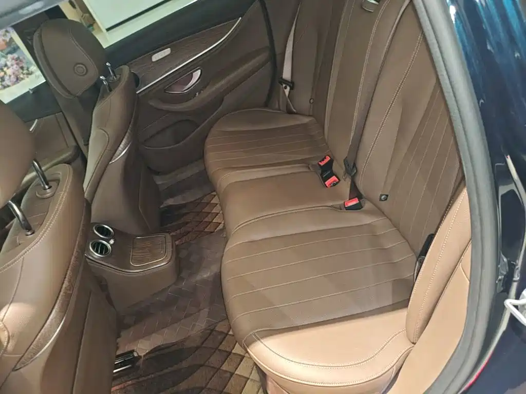 Mercedes-Benz E-Class — миниатюра 17