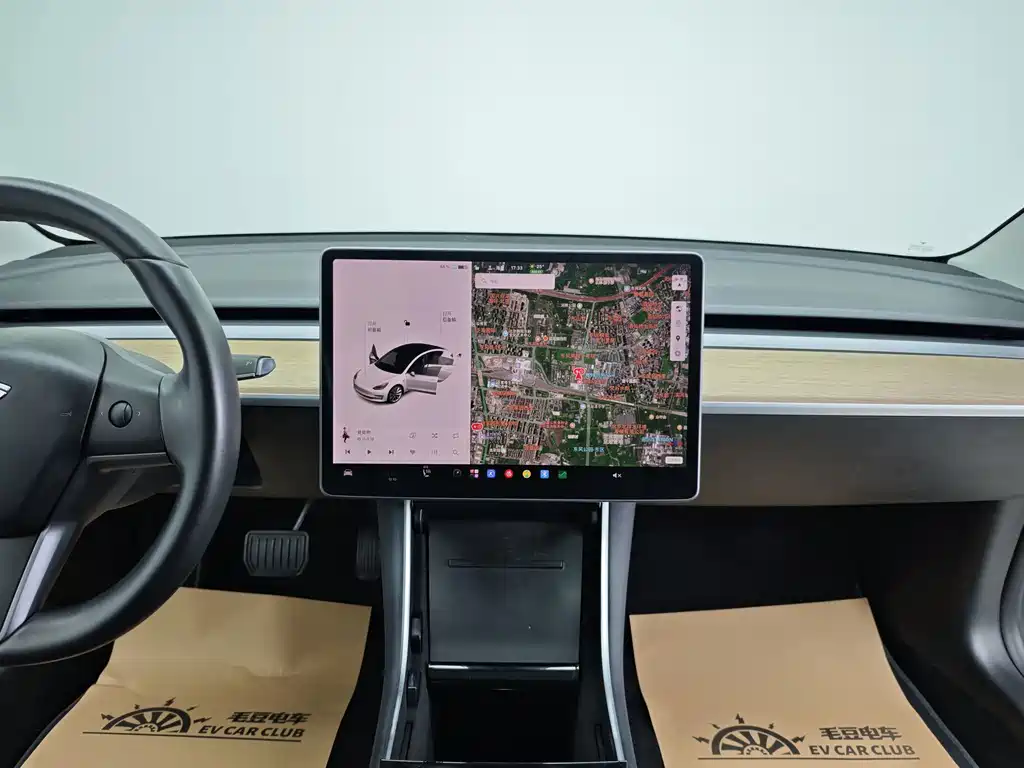 Tesla Model 3 — миниатюра 15