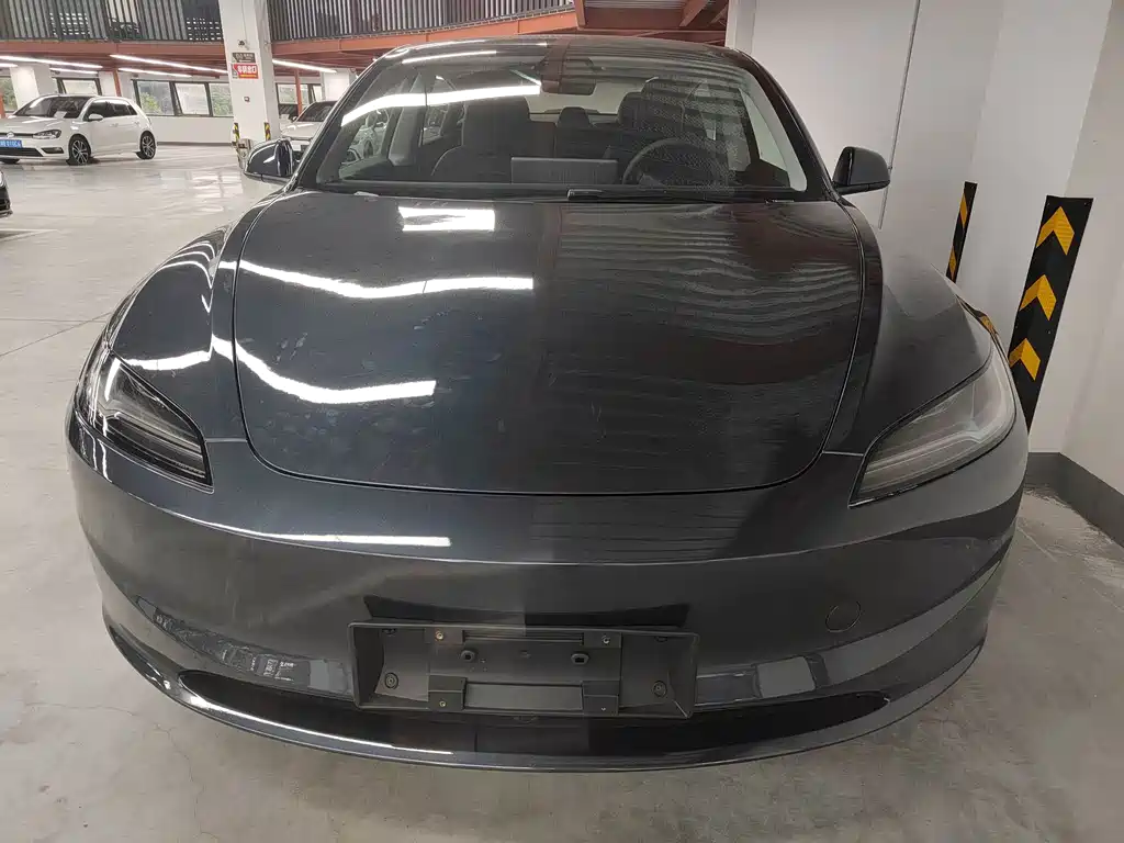 Tesla Model 3 — миниатюра 2
