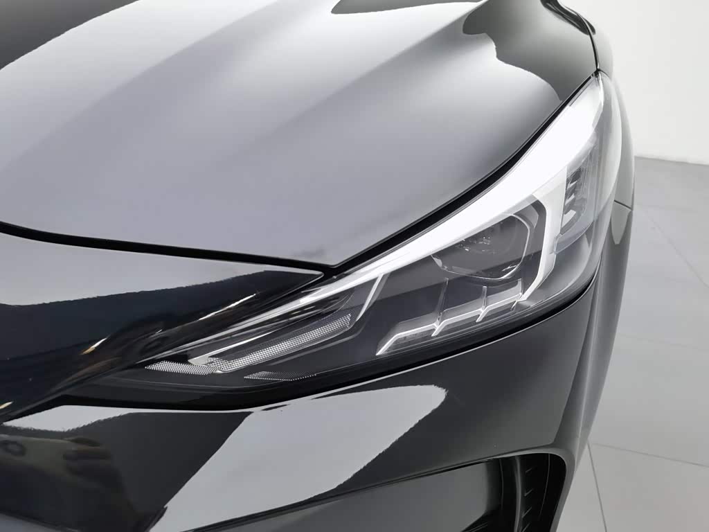 MG MG5 1.5 л 2023 г. Чёрный, пробег 13600 км