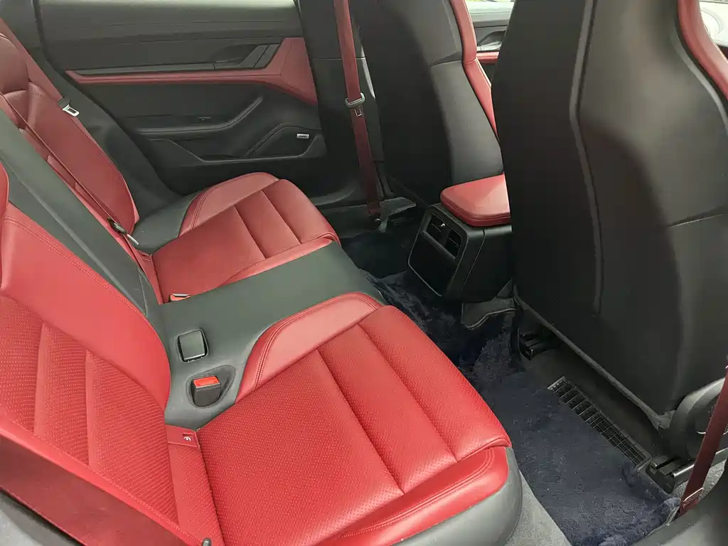 Porsche Taycan — миниатюра 16
