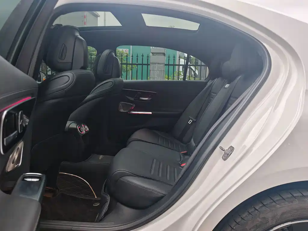 Mercedes-Benz C-Class — миниатюра 9