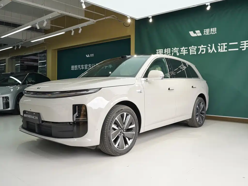 Li Auto Li L6 2025