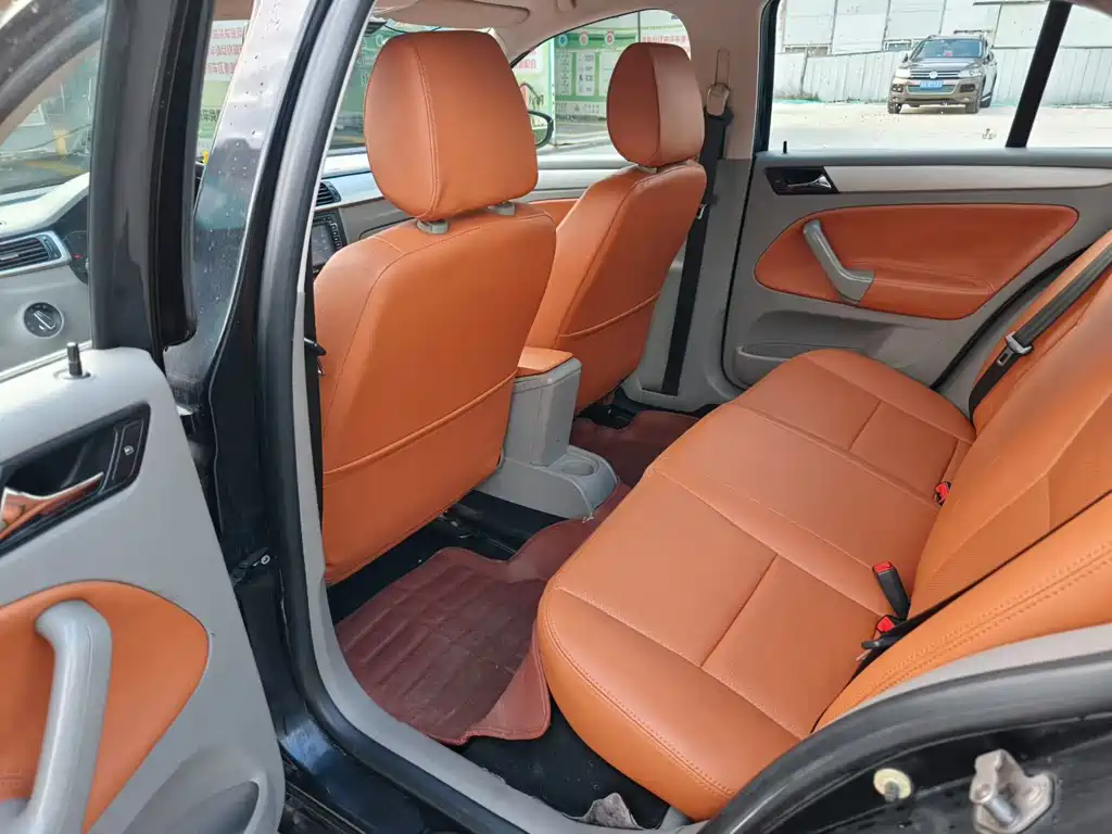 Volkswagen Bora 2012 1.6L MT Fashion