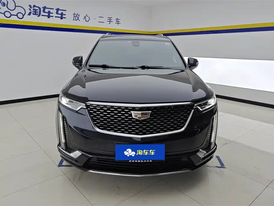 CADILLAC XT6
