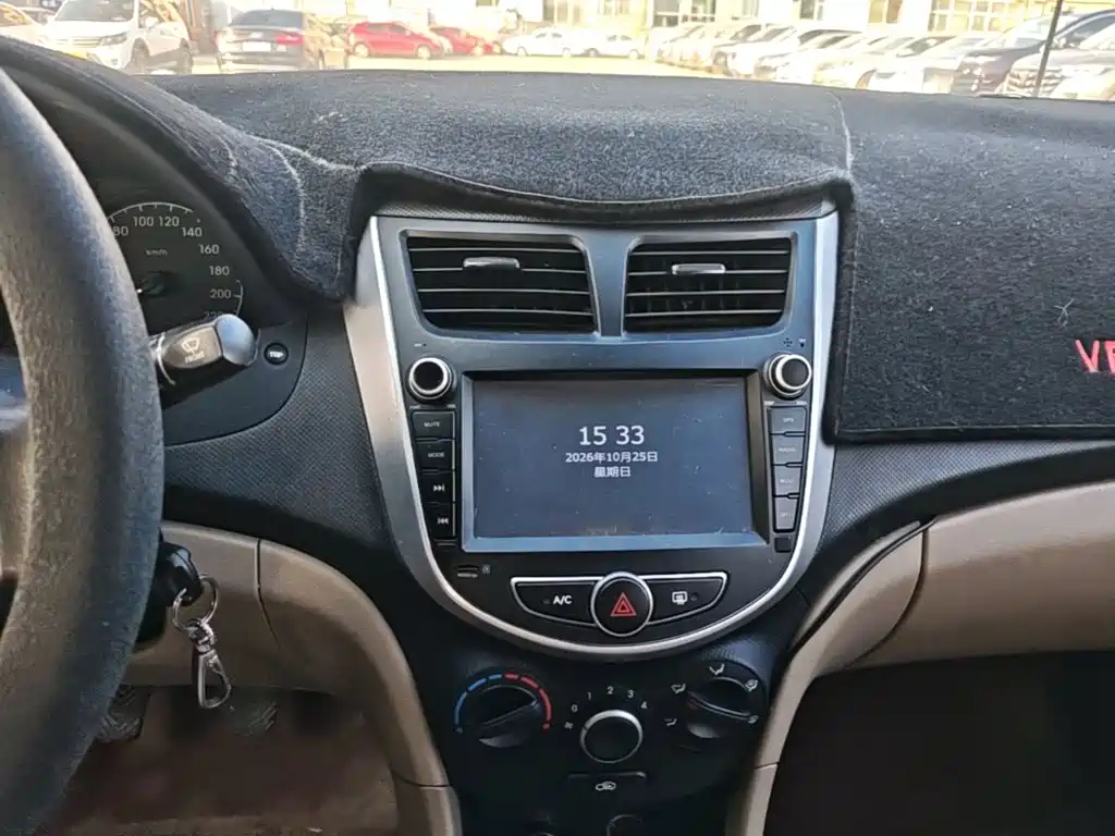 Hyundai Verna — миниатюра 13