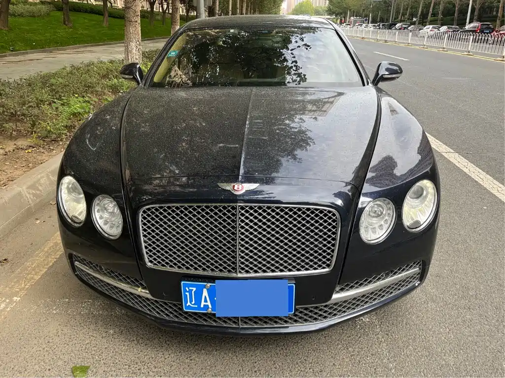 Bentley Flying Spur — миниатюра 2