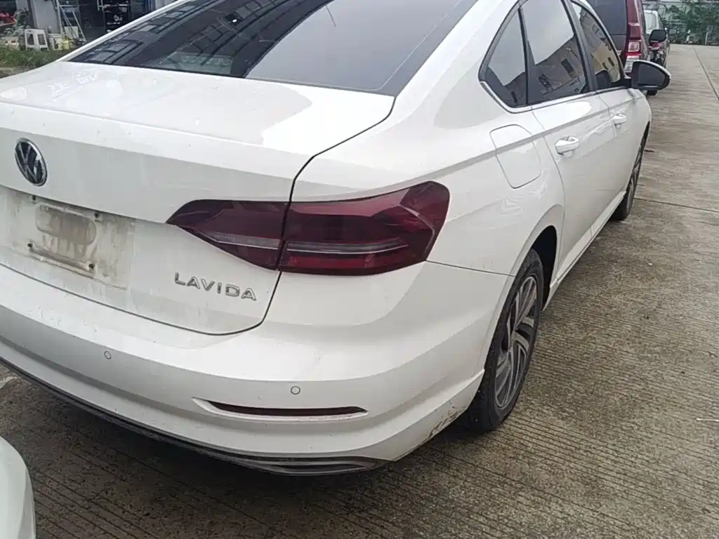 Volkswagen Lavida — миниатюра 8