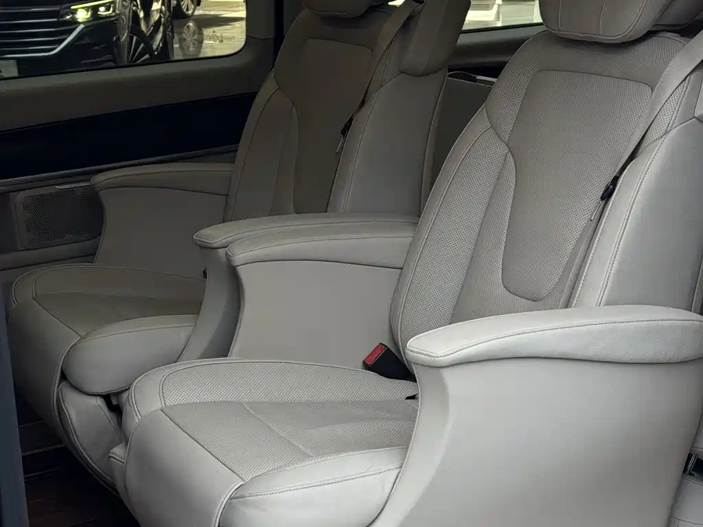 MERCEDES-BENZ V CLASS