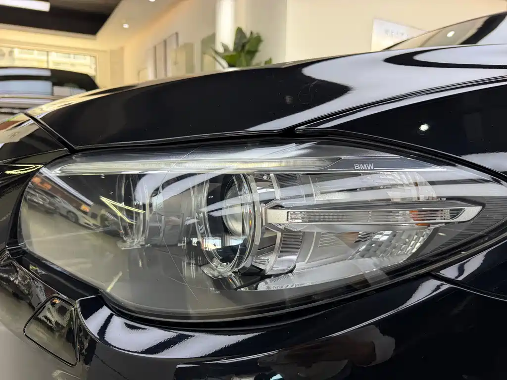 BMW 5 Series — миниатюра 15