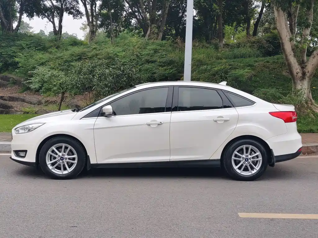 Ford Focus — миниатюра 3