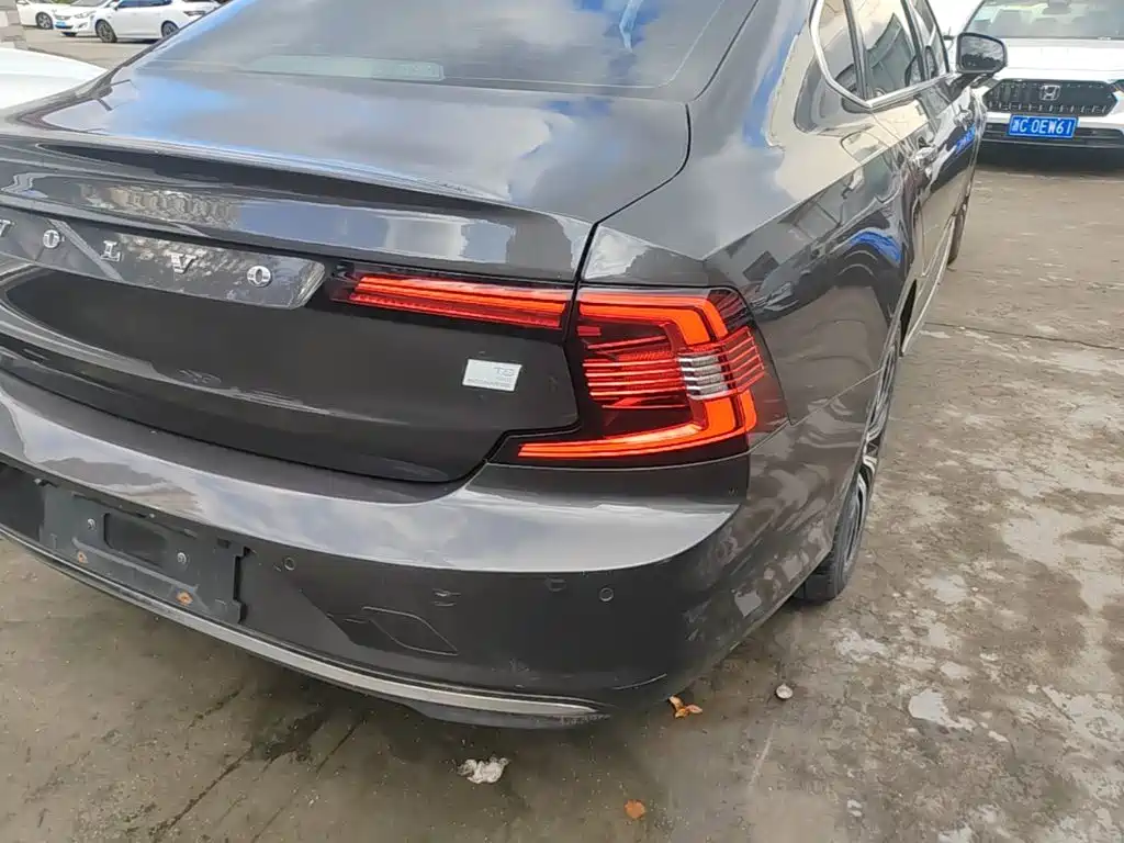 Volvo S90 PHEV — миниатюра 8