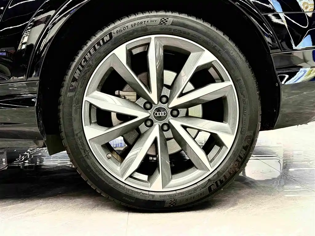Audi Q7 — миниатюра 5