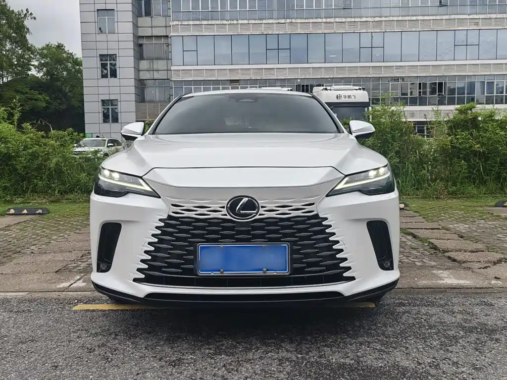 Lexus RX 2023