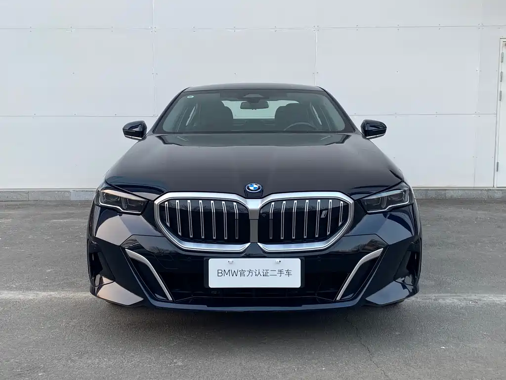 BMW I5