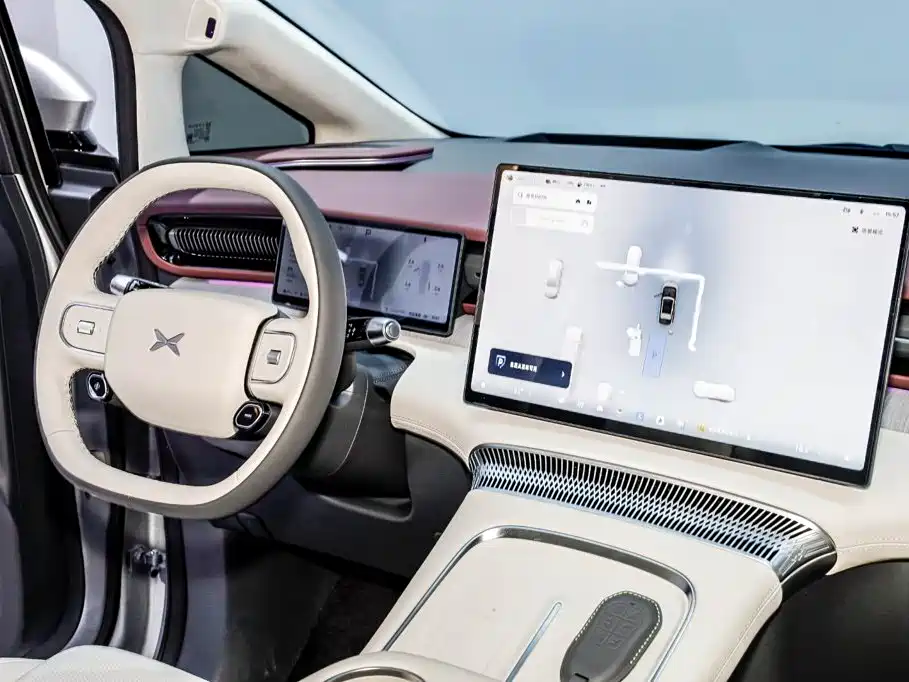 XPeng X9 — миниатюра 33