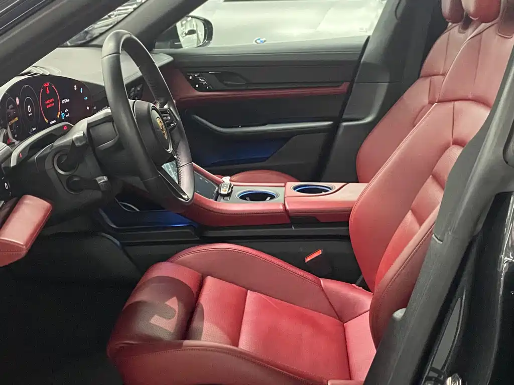 Porsche Taycan — миниатюра 6