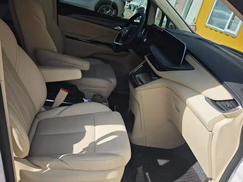 Buick GL8 2025 Premium