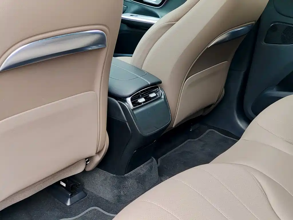 Mercedes-Benz EQE SUV — миниатюра 9