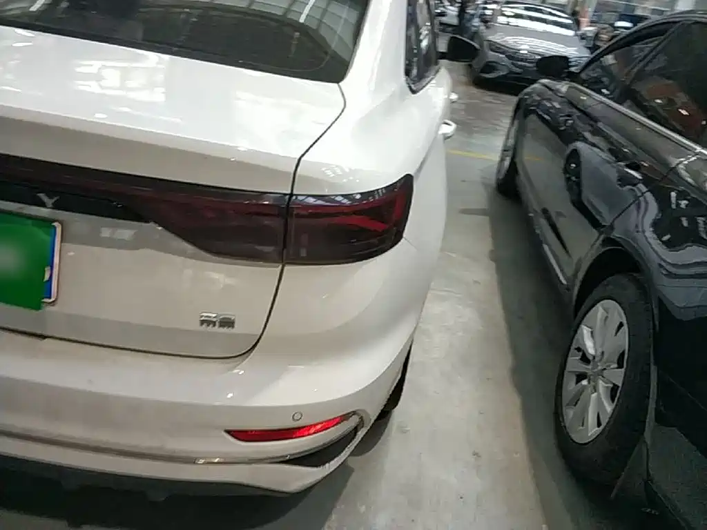 Geely Emgrand — миниатюра 8