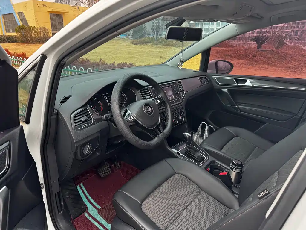 VOLKSWAGEN GOLF*JIAYU