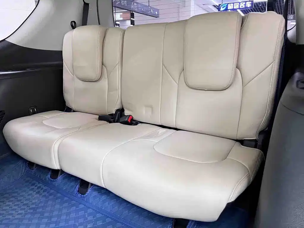 Nissan Patrol — миниатюра 25