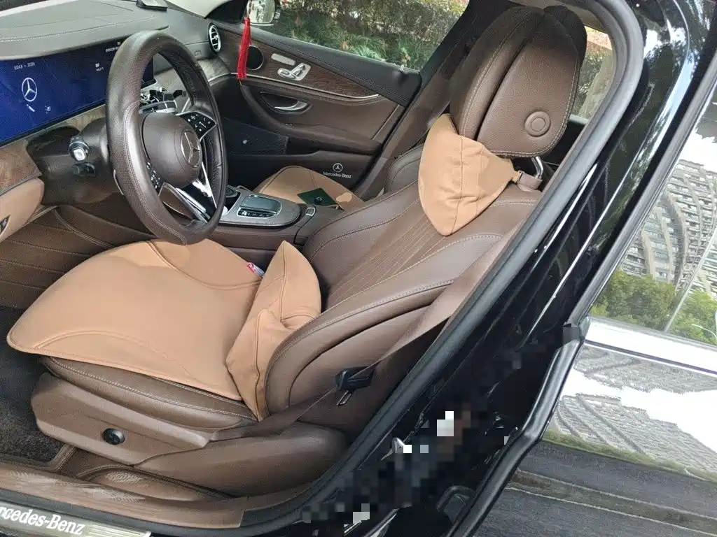 Mercedes-Benz E-Class — миниатюра 11