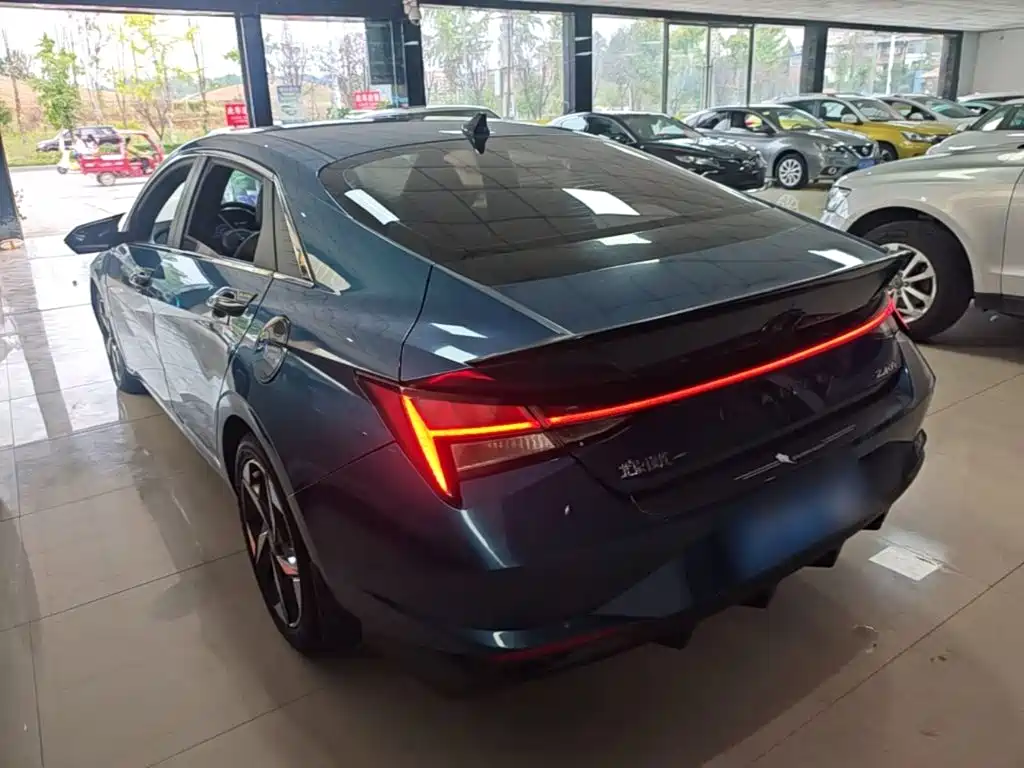 Hyundai Elantra — миниатюра 5