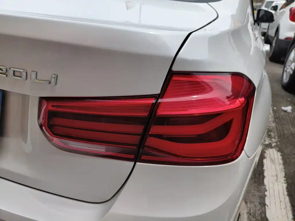 BMW 3 Series — миниатюра 8