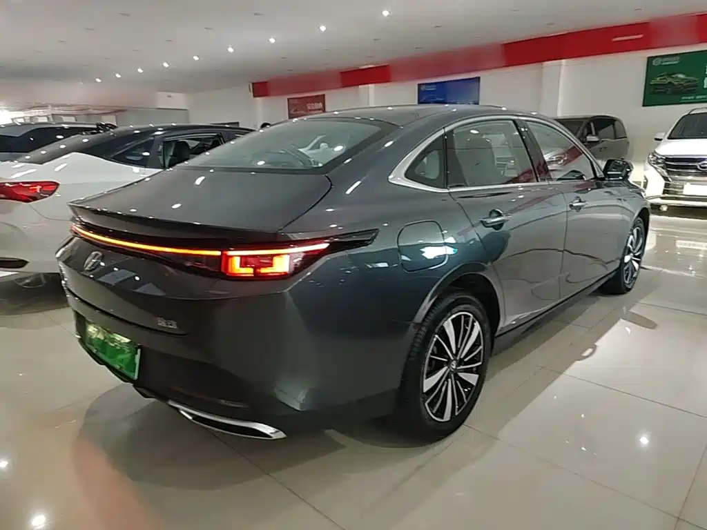 Changan Eado PHEV — миниатюра 7