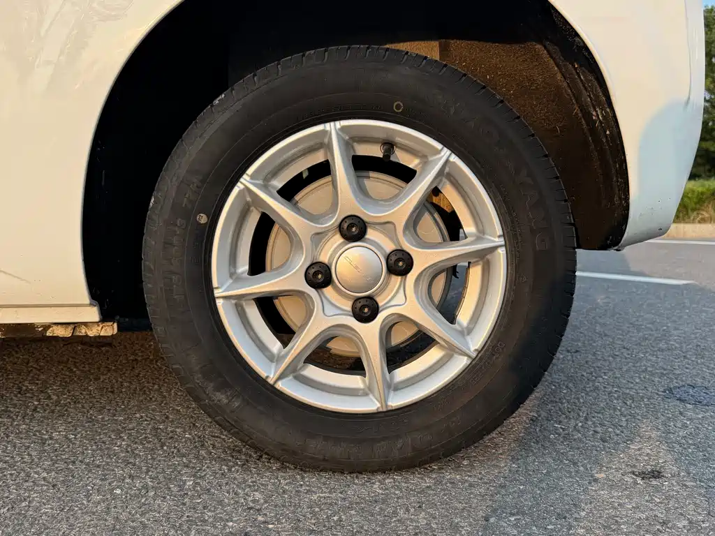 Roewe Clever — миниатюра 12