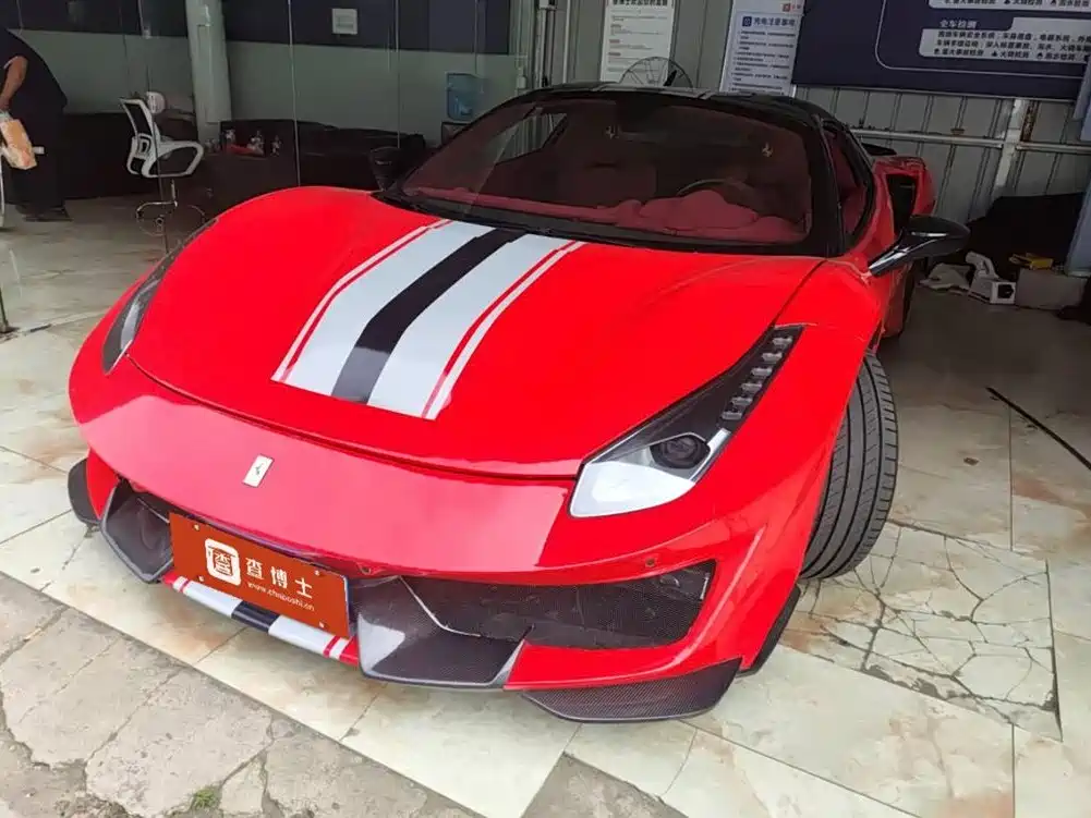 FERRARI 488