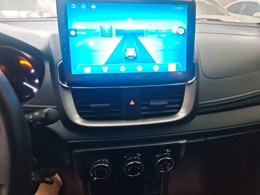 Toyota Yaris L — миниатюра 13