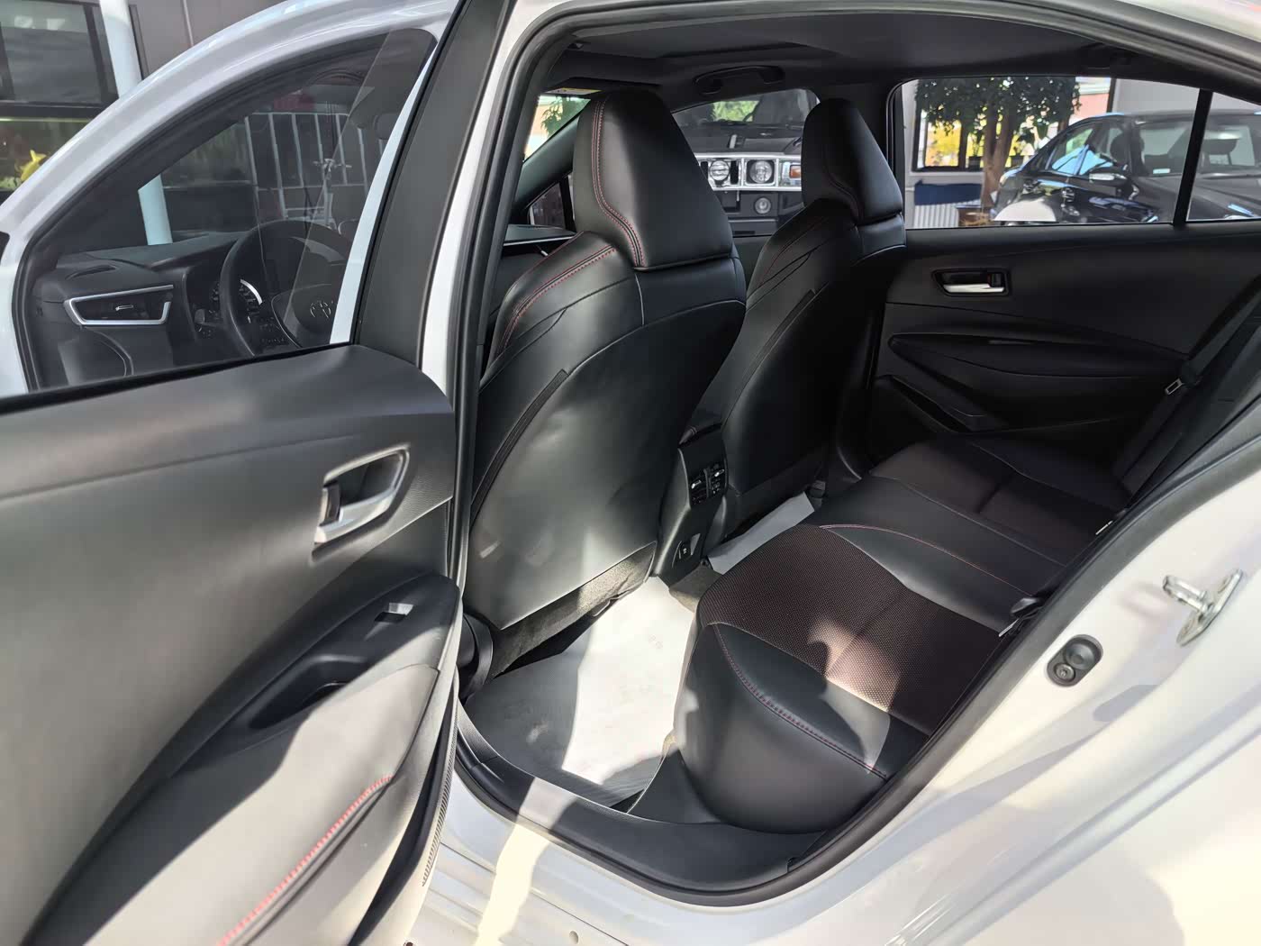 Toyota Levin 1.2 л 2022 г. Белый, пробег 39000 км