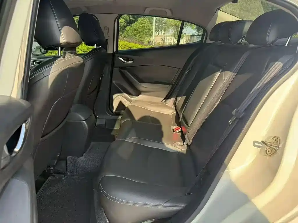 Mazda 3 Axela — миниатюра 8
