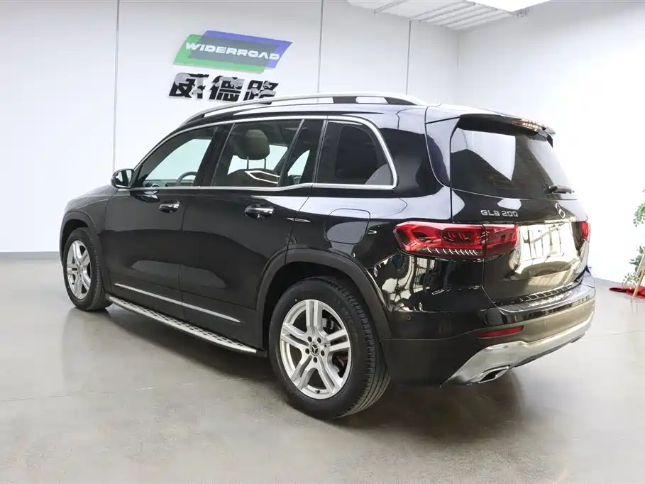 MERCEDES-BENZ GLB