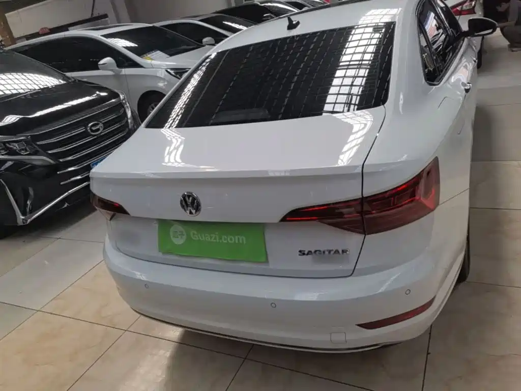 Volkswagen Sagitar — миниатюра 6