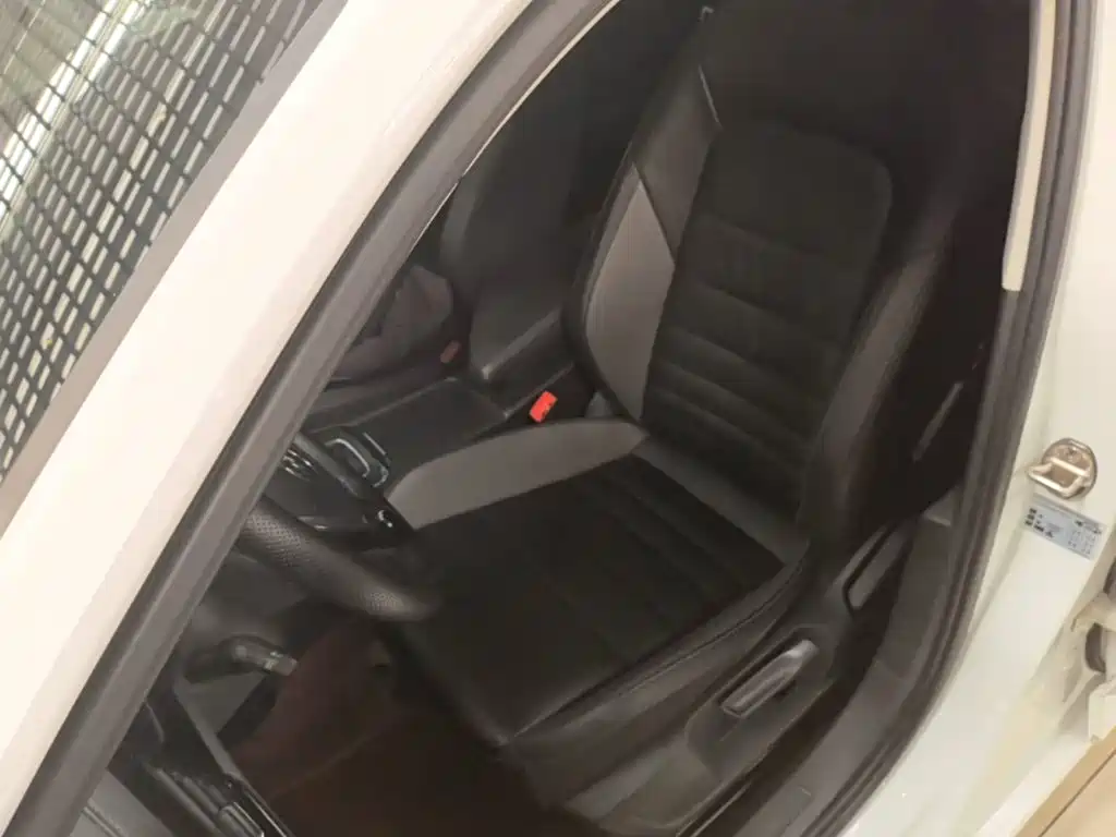 Volkswagen Sagitar — миниатюра 15